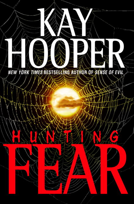 Hunting Fear by Kay Hooper, ISBN 9780553900569