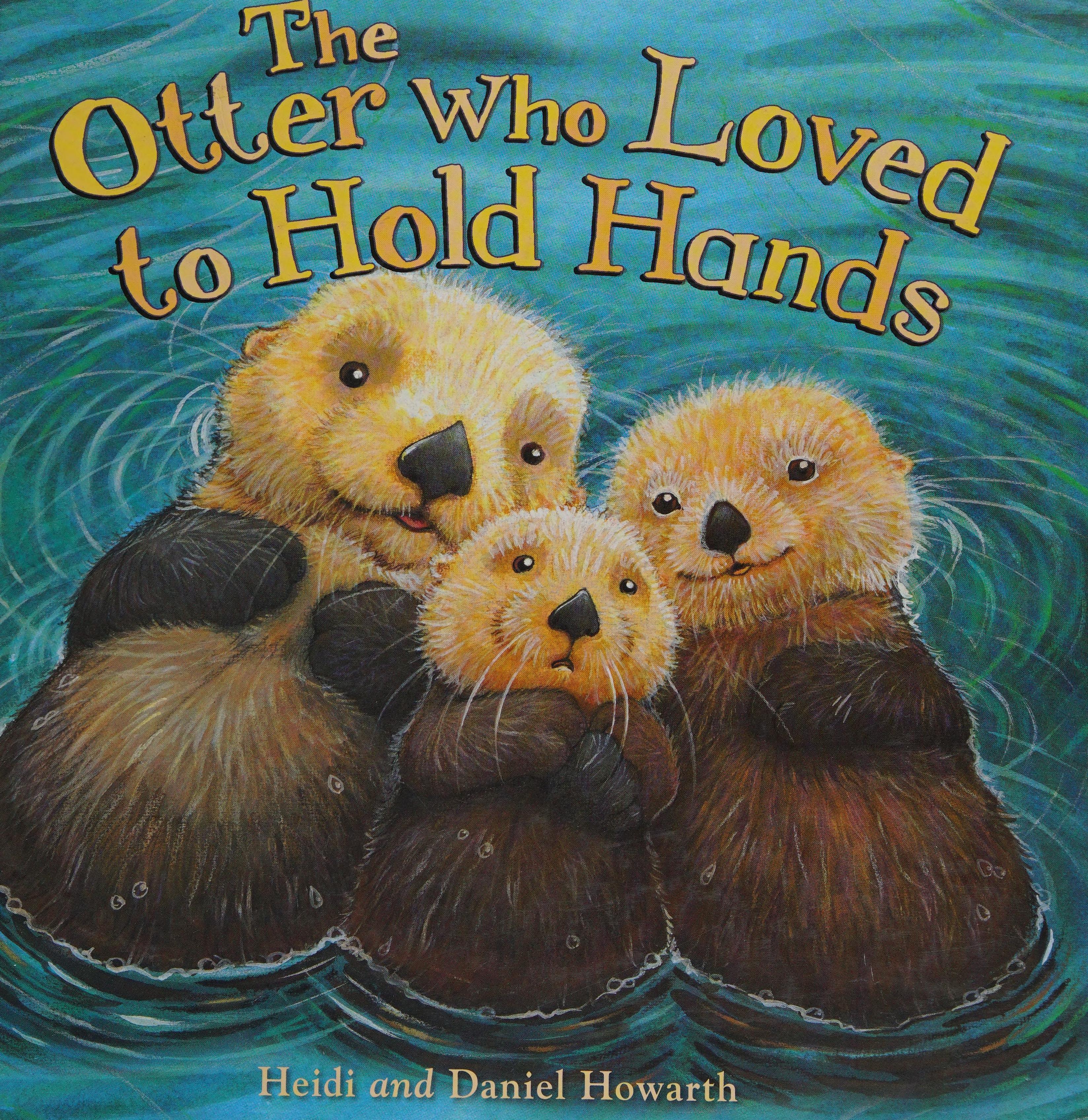 The otter who loved to hold hands