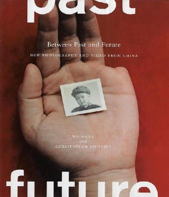 Between Past And Future New Photography /Anglais